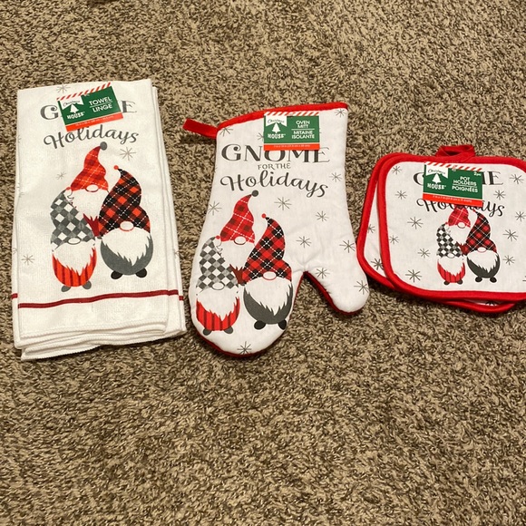 Gnome For The Holidays Kitchen Towels & Oven Mitts - Picture 1 of 7